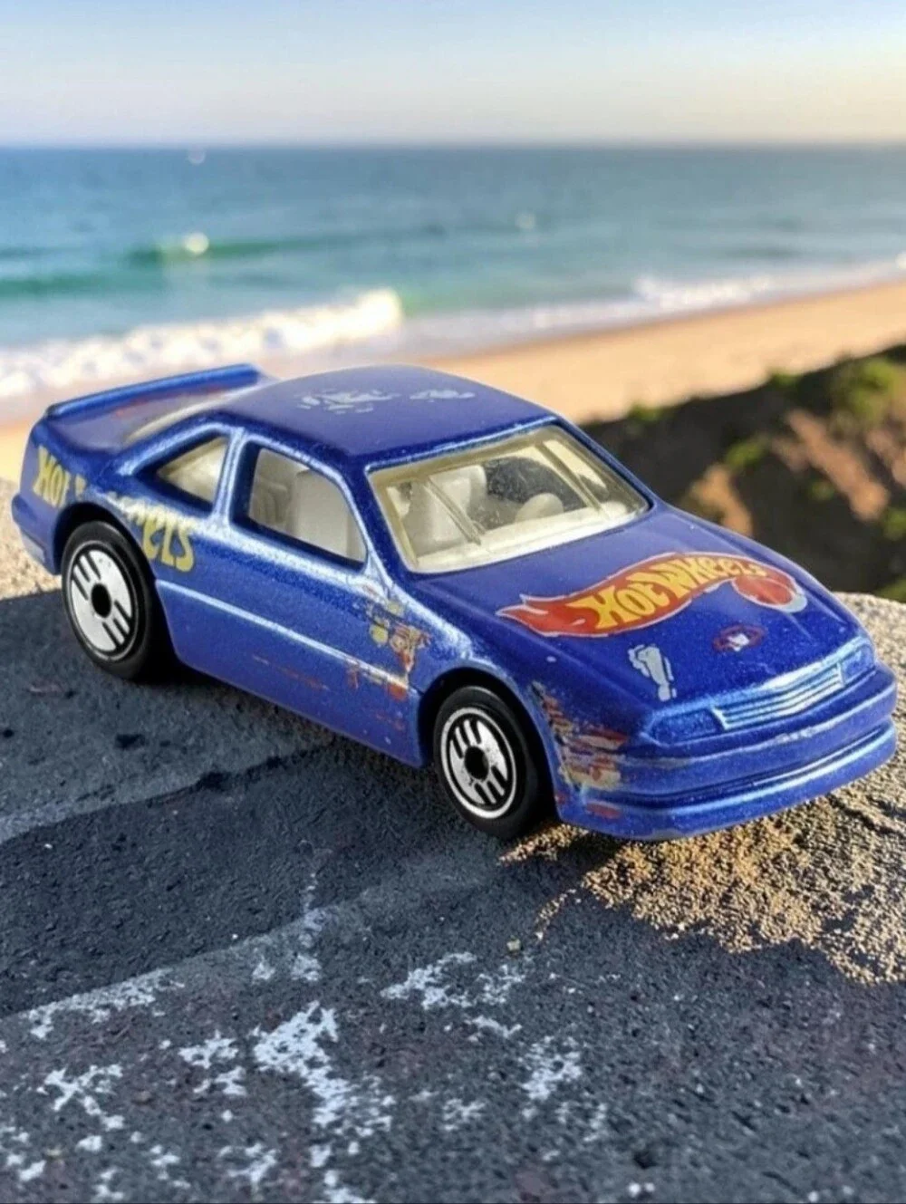 1996 Hot Wheels #1 Lumina Stocker HW Race Team Edition Die-Cast1:64 Race Car Toy